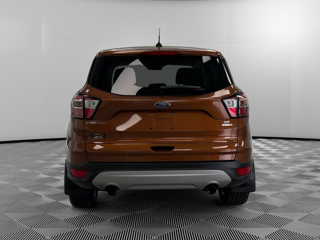 Used 2017 Ford Escape SE image 6