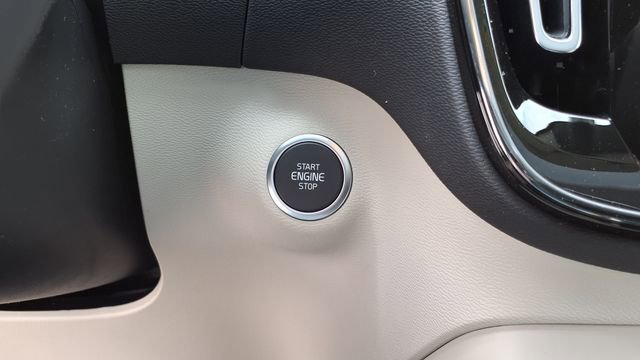 New 2026 Volvo XC40 B5 Plus w/ Protection Package Premier image 25