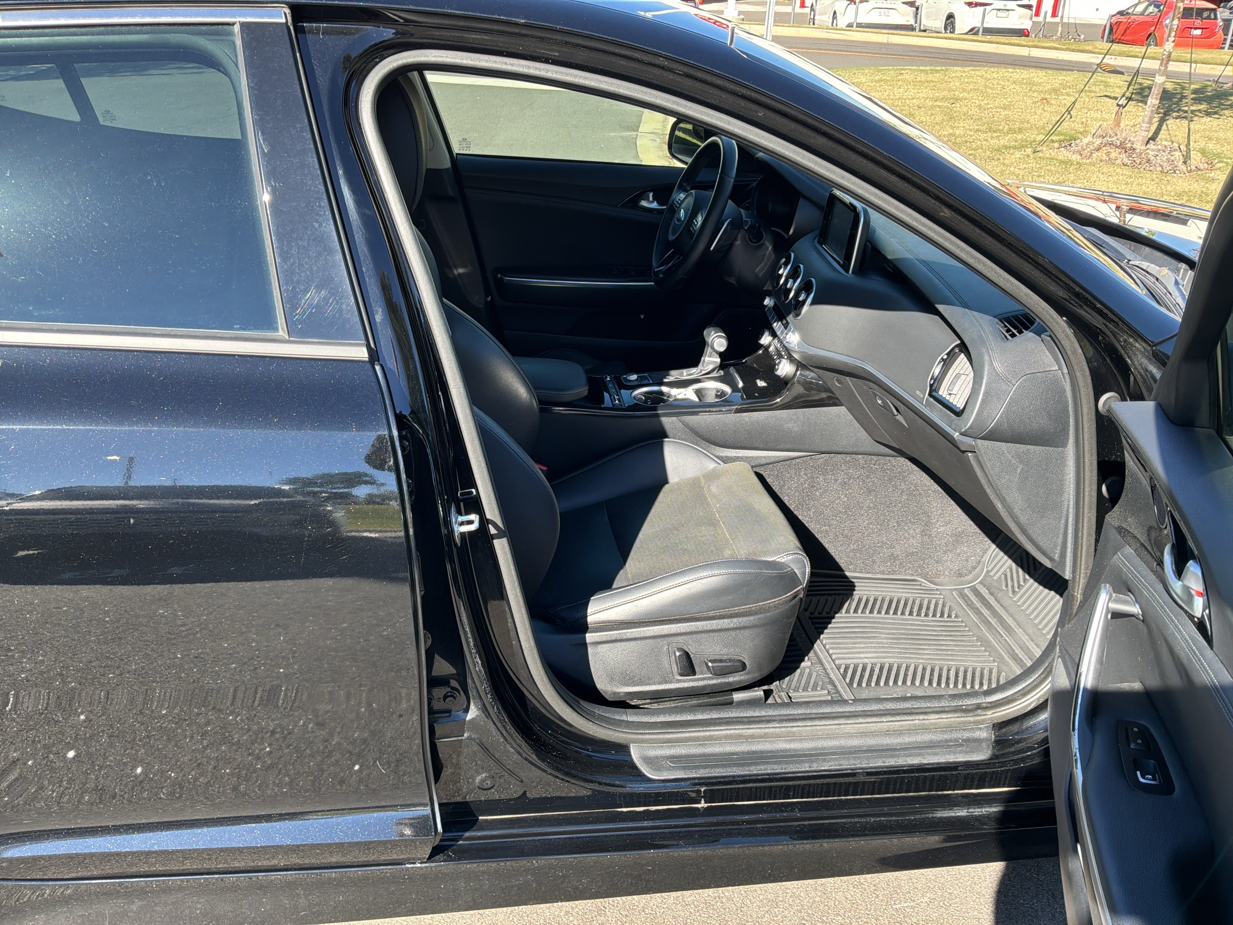 Used 2019 Kia Stinger RWD image 31