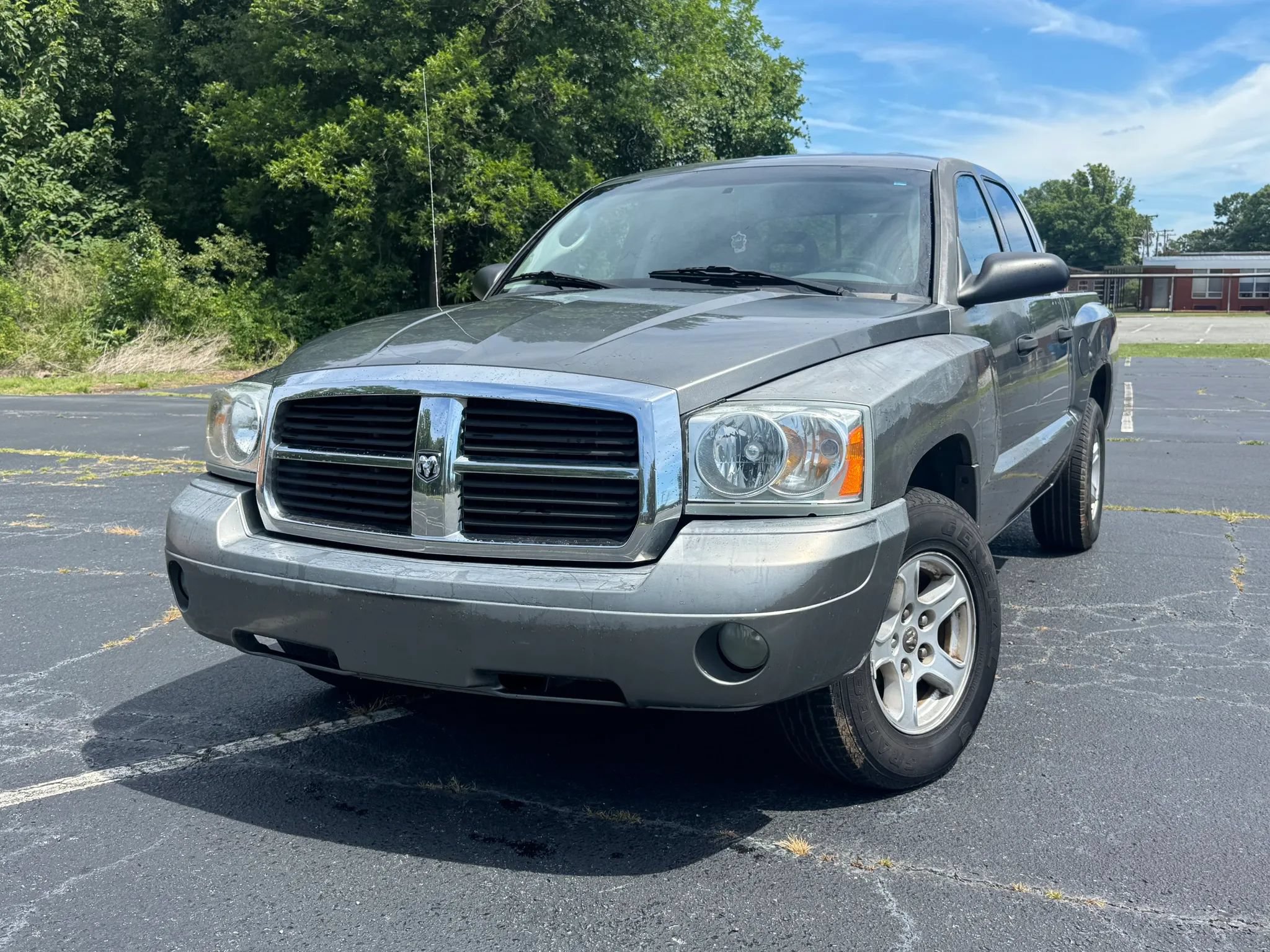 Used 2006 Dodge Dakota SLT RWD image 1
