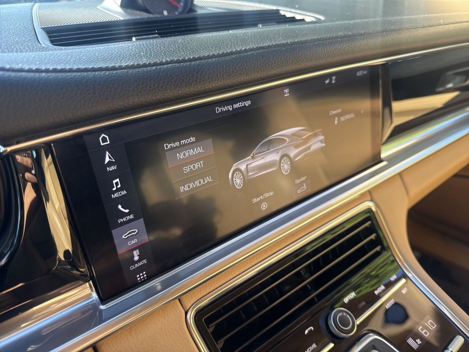Used 2020 Porsche Panamera 4S AWD/4WD image 16