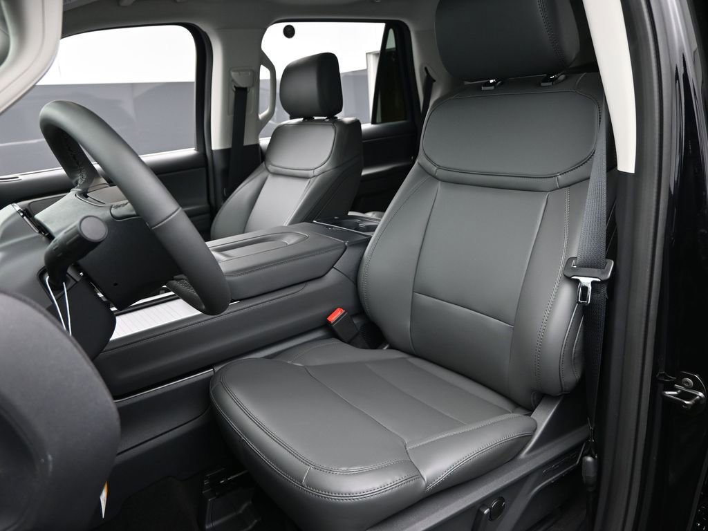 New 2026 Ford Expedition Active image 21