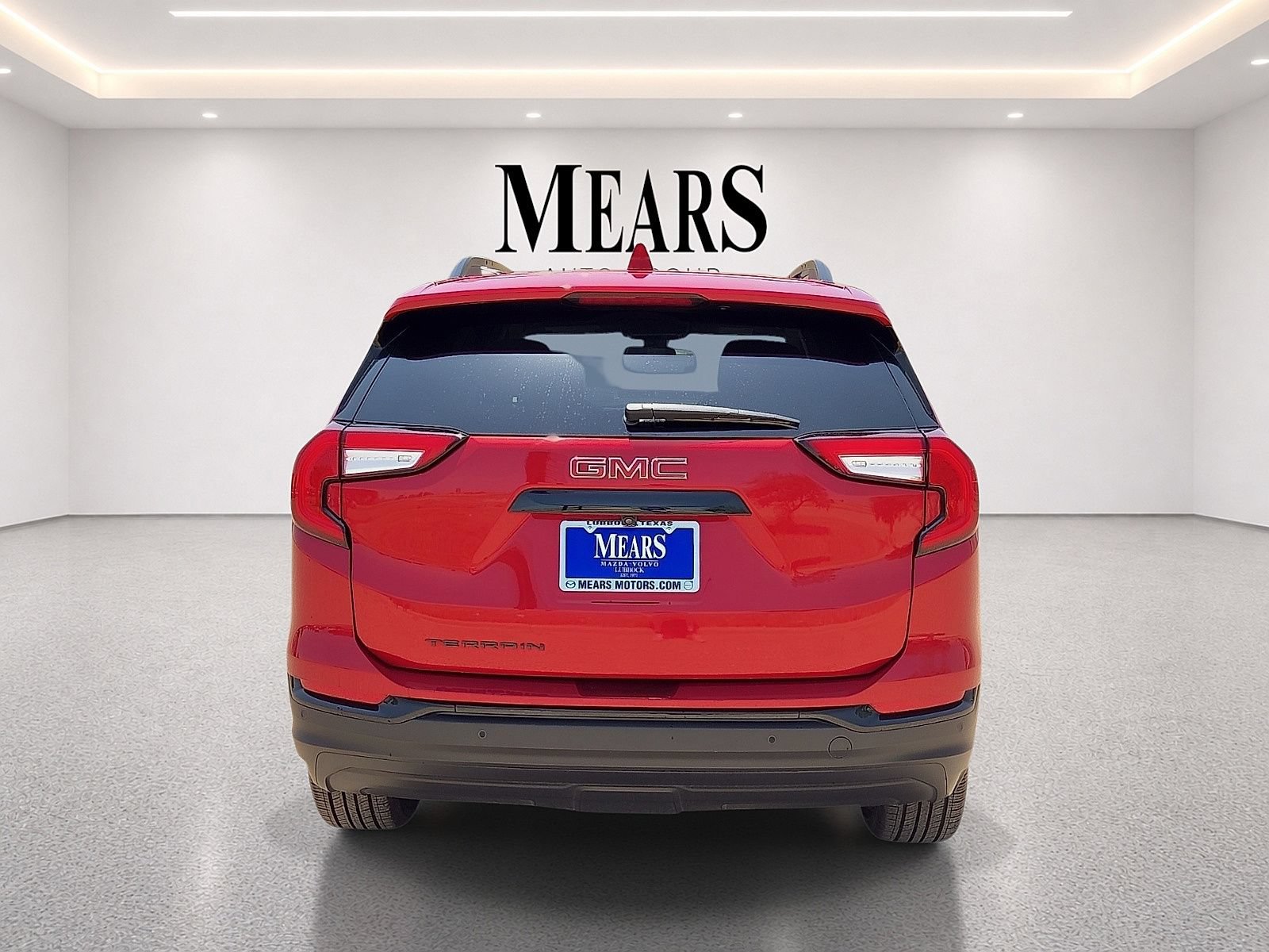 Used 2023 GMC Terrain SLE w/ Driver Convenience Package FWD image 4