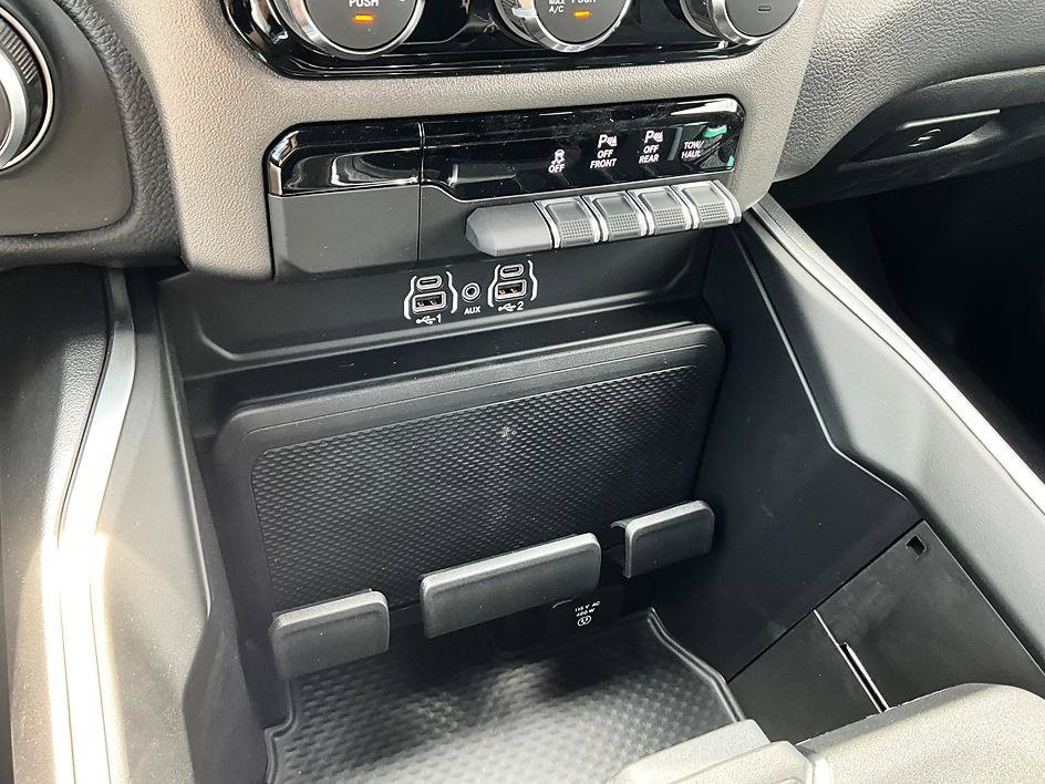 New 2026 RAM 1500 Big Horn w/ Night Edition AWD/4WD image 24