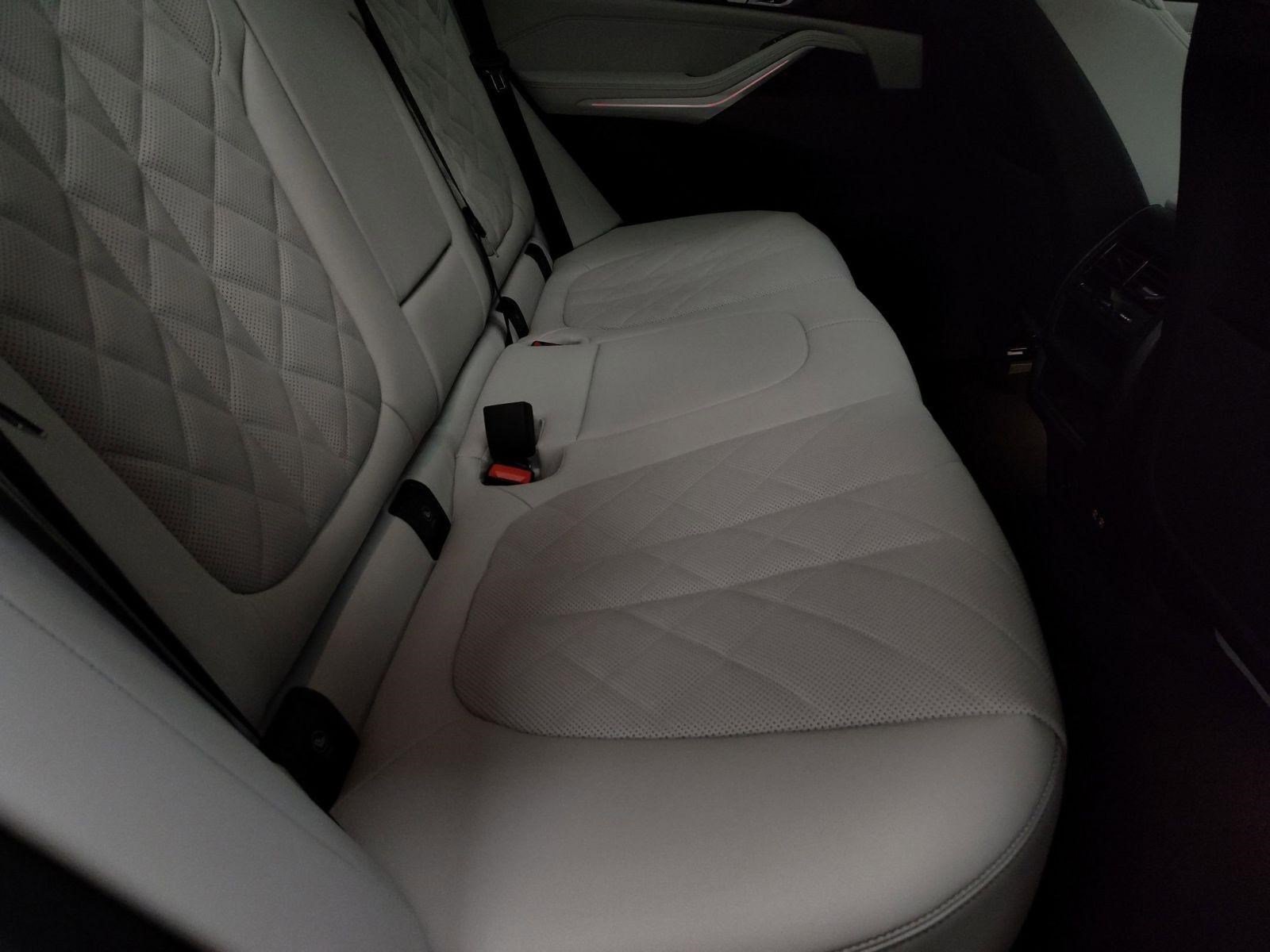 Used 2026 BMW X5 xDrive40i w/ M Sport Package AWD/4WD image 28