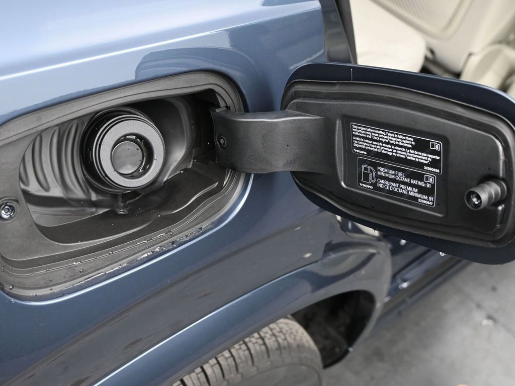 New 2026 Volvo XC90 B6 Ultra w/ Protection Package image 18