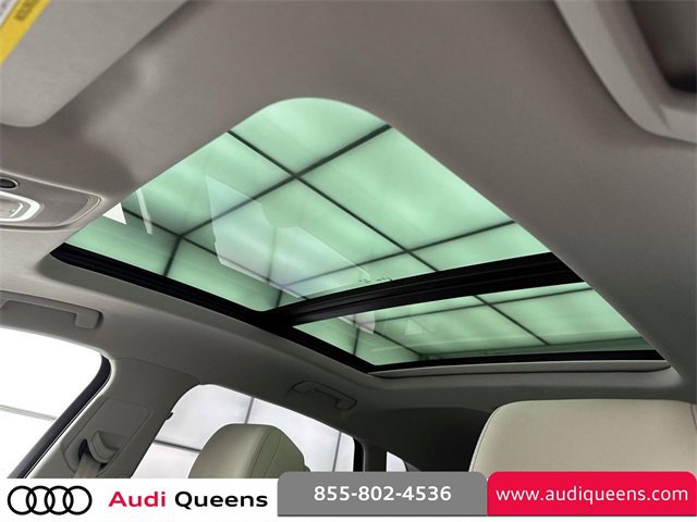 Used 2024 Audi Q8 e-tron Premium Plus image 23