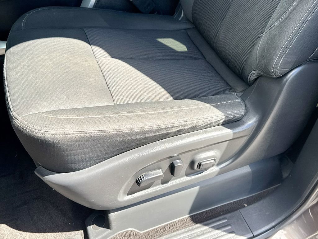 Used 2019 Nissan Titan SV w/ SV Convenience Package AWD/4WD image 20
