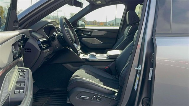 Used 2023 Acura MDX A-Spec image 17