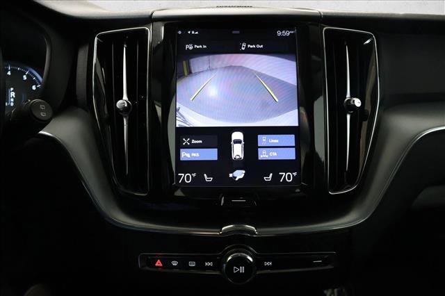 Used 2019 Volvo XC60 T6 Momentum w/ Multimedia Package image 16