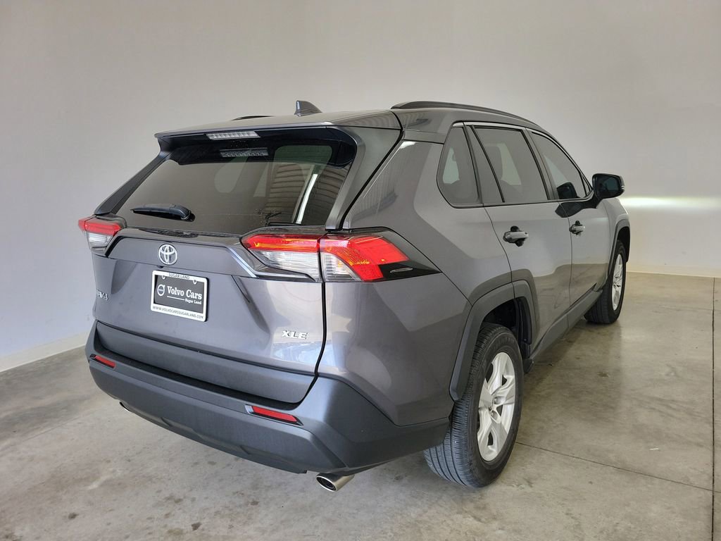 Used 2020 Toyota RAV4 XLE w/ Convenience Package FWD image 5