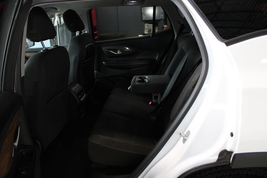 Used 2020 GMC Terrain SLE w/ Driver Convenience Package AWD/4WD image 11