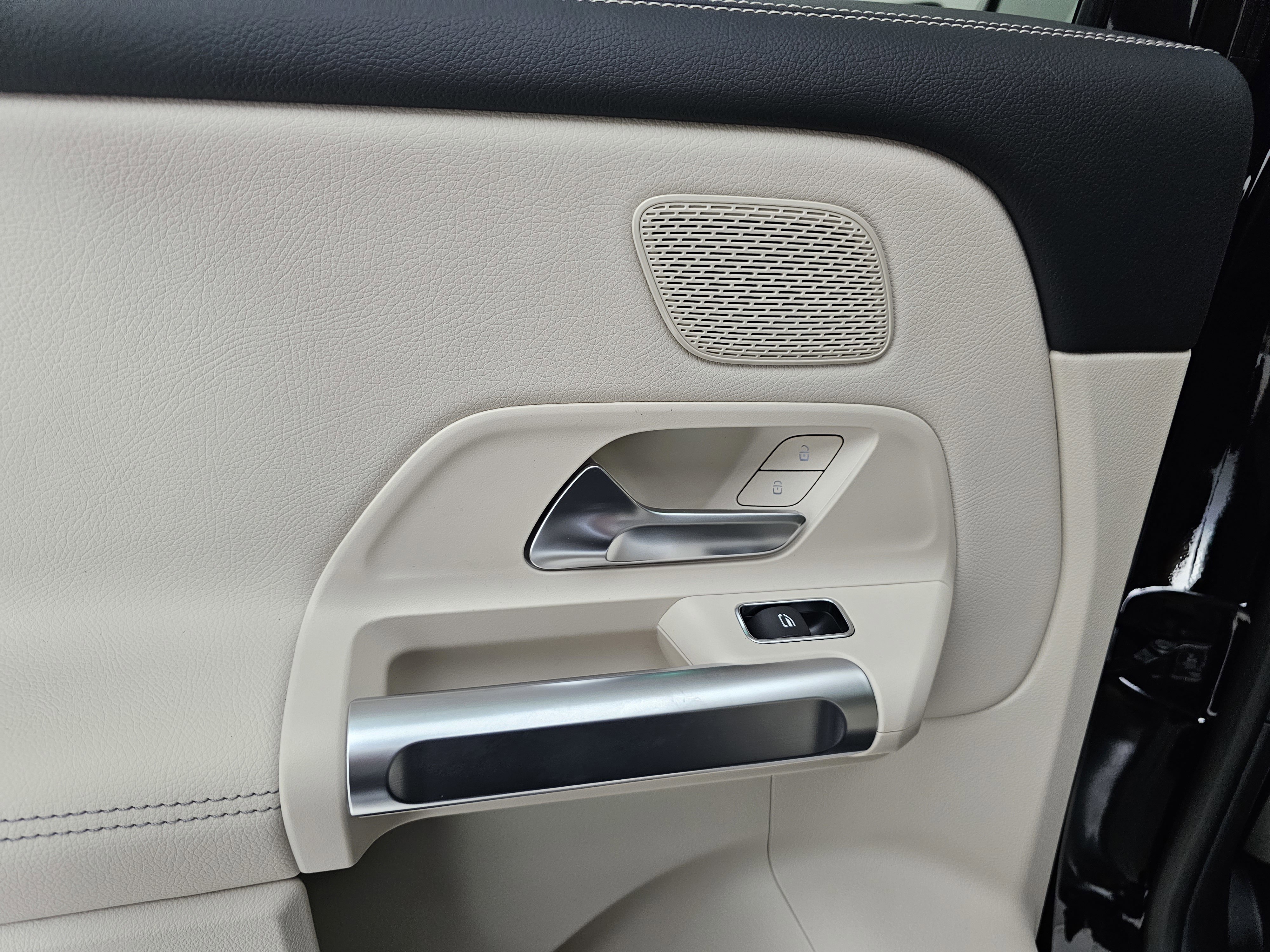 New 2026 Mercedes-Benz GLB 250 4MATIC image 23