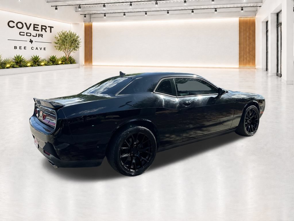 Used 2015 Dodge Challenger R/T Plus RWD image 10