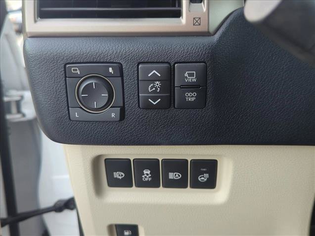 Used 2021 Lexus GX 460 Luxury w/ Accessory Package AWD/4WD image 11