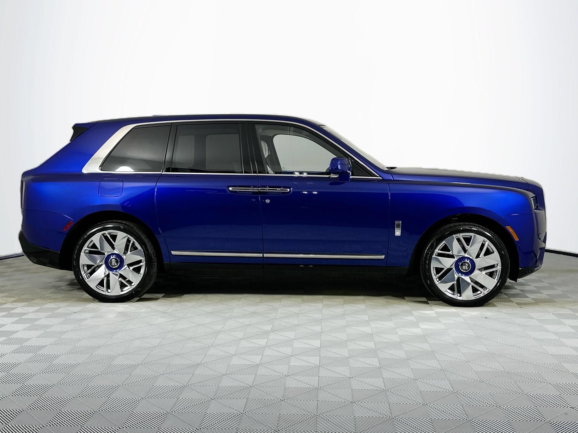 New 2026 Rolls-Royce Cullinan AWD/4WD image 7