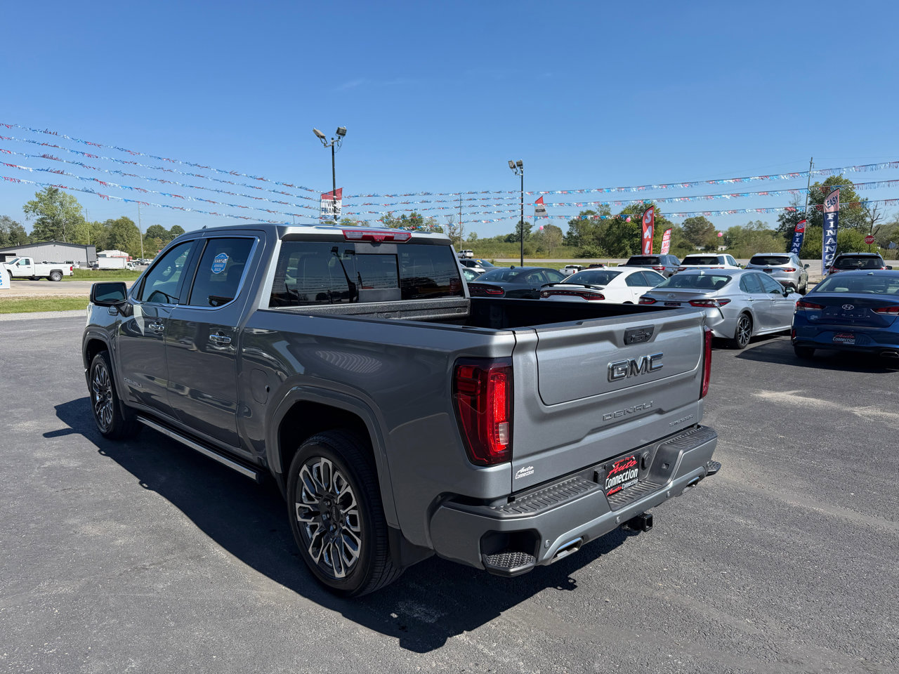 Used 2024 GMC Sierra 1500 Denali Ultimate image 9