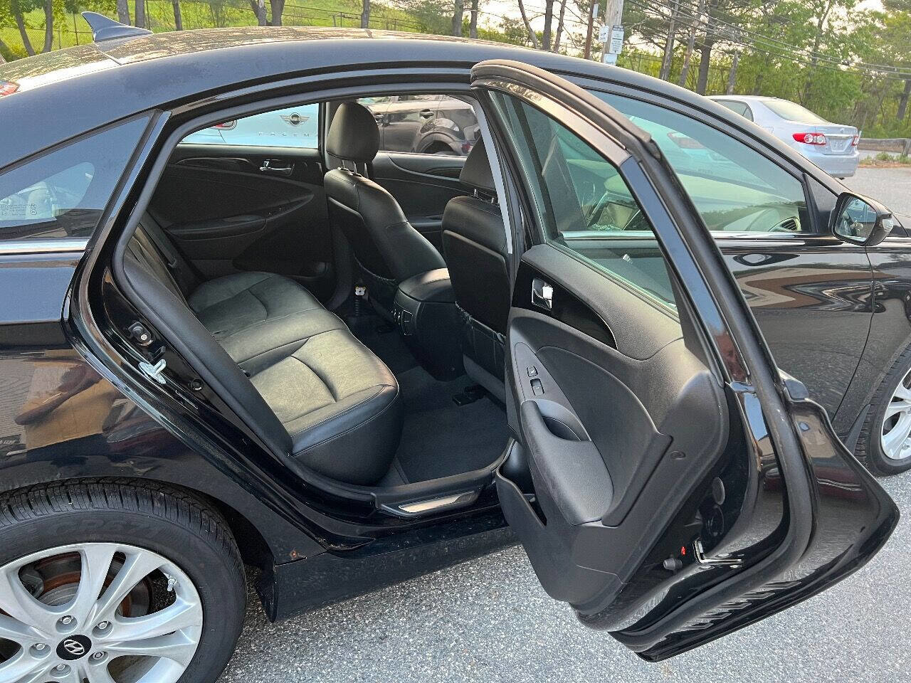 Used 2011 Hyundai Sonata Limited w/ Navigation Pkg 5 image 12