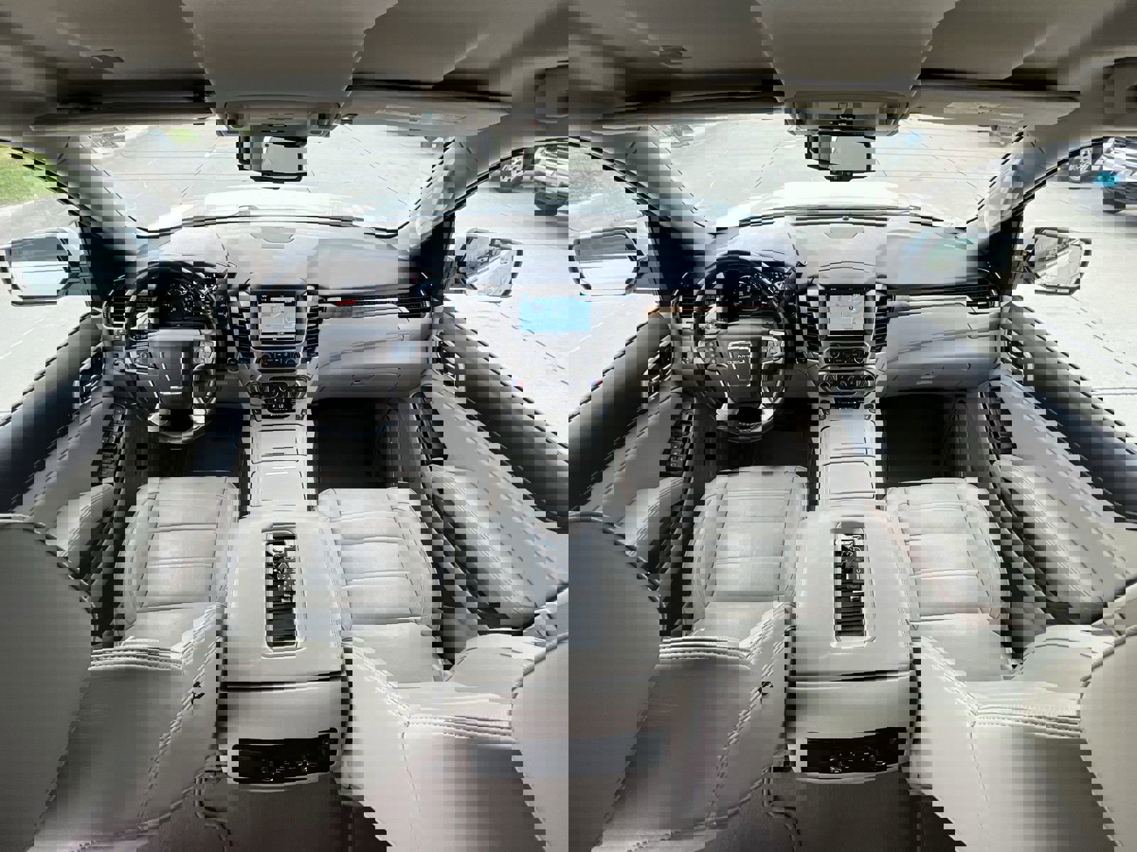 Used 2019 GMC Yukon Denali w/ Enhanced Security Package image 13