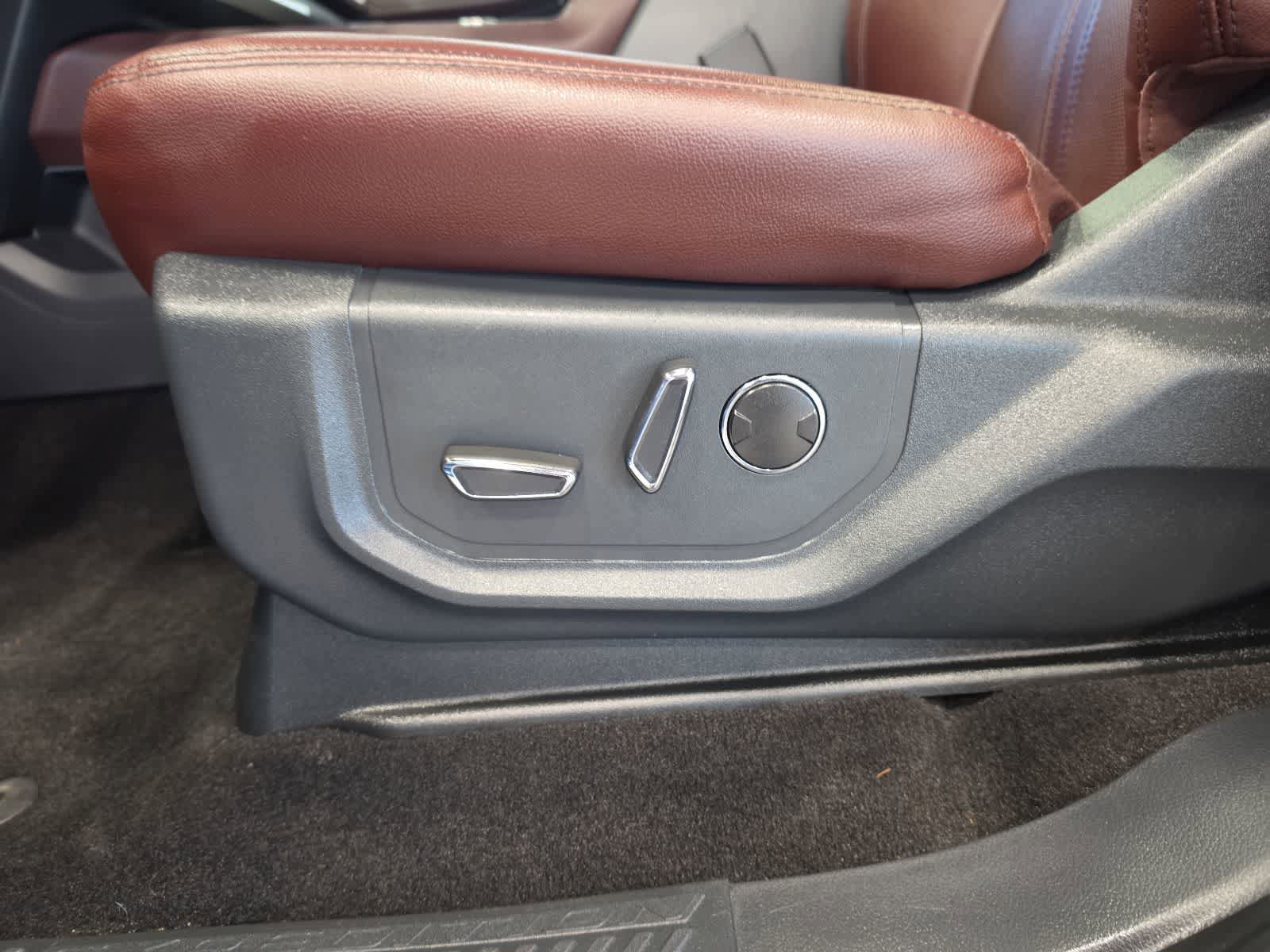Used 2022 Ford Expedition Limited AWD/4WD image 17