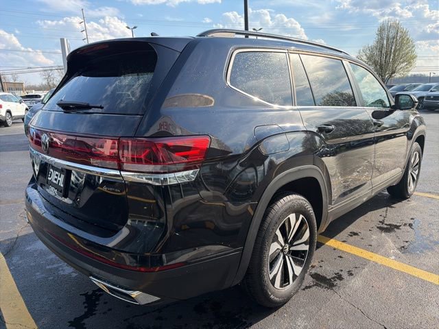 Used 2024 Volkswagen Atlas SE image 6