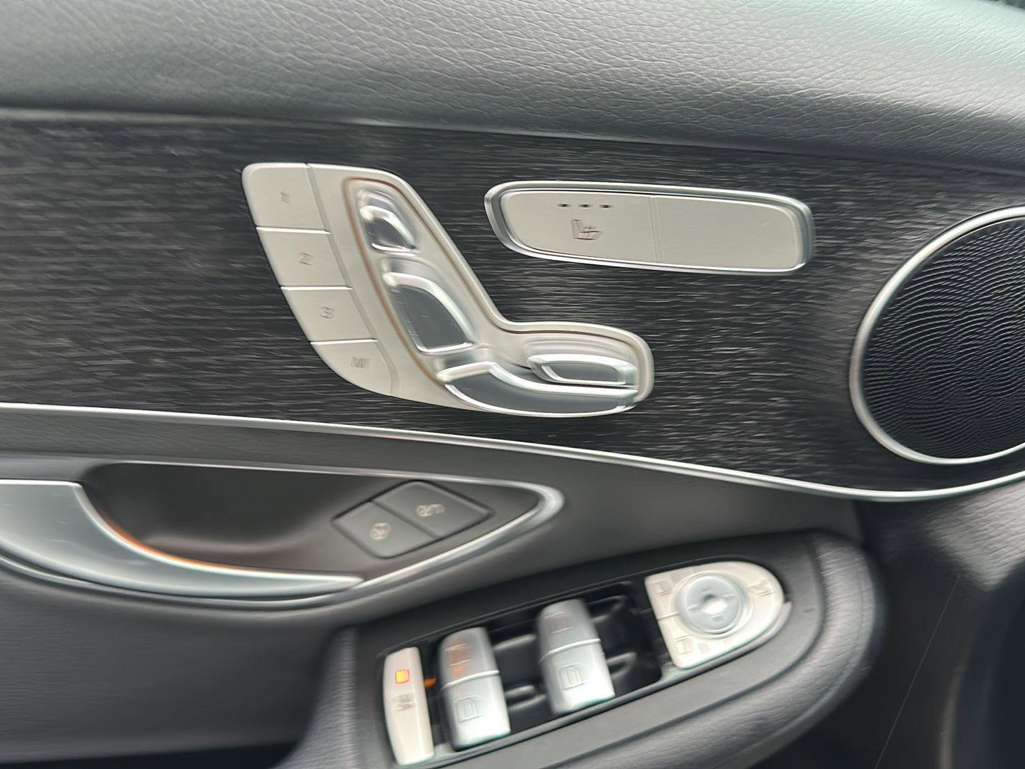 Used 2021 Mercedes-Benz GLC 300 4MATIC image 9