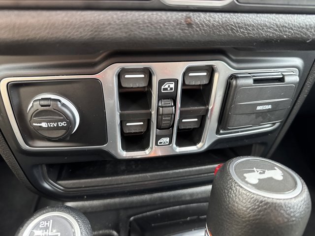 Used 2024 Jeep Wrangler Sport S image 25