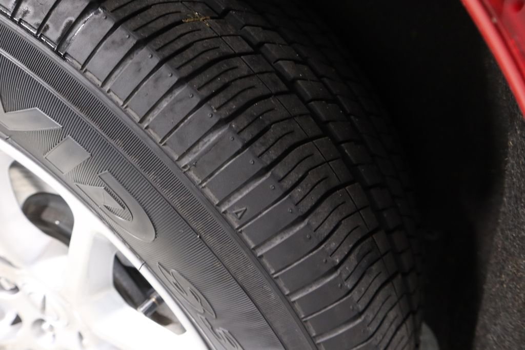 Used 2025 Chrysler Pacifica Select image 20