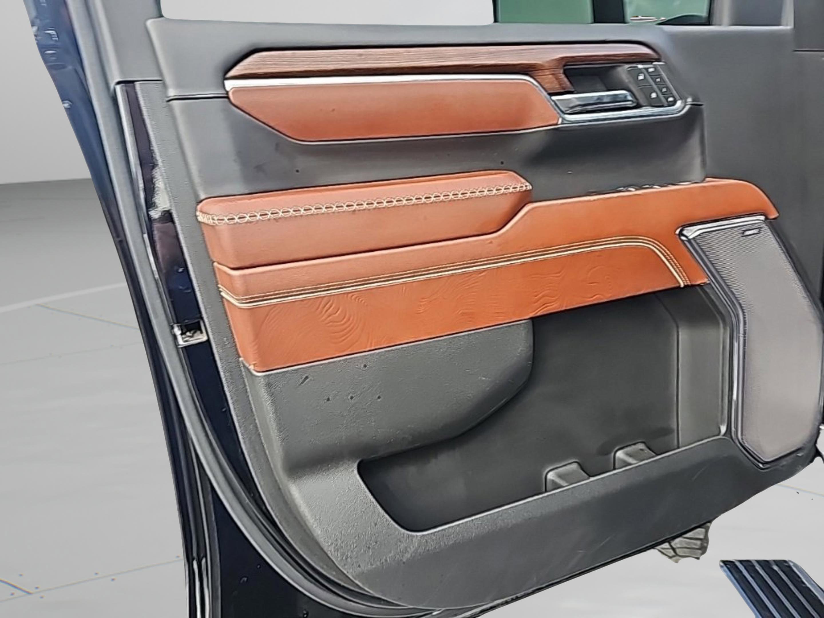 Used 2024 GMC Sierra 2500 Denali Ultimate w/ Max Trailering Package image 16