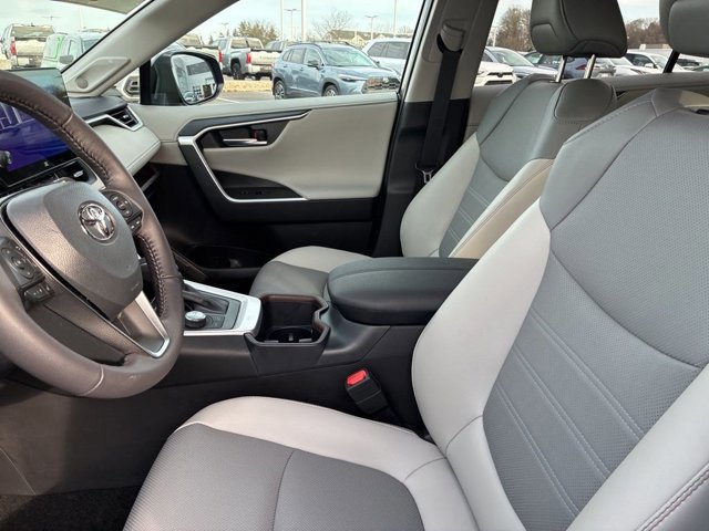 Certified 2025 Toyota RAV4 Limited w/ Advanced Technology Package image 28