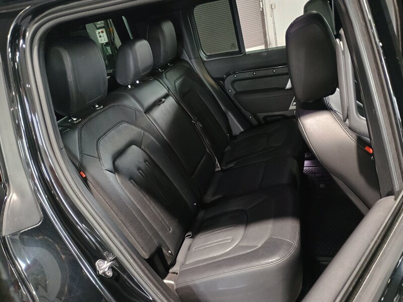 Used 2022 Land Rover Defender 110 X-Dynamic SE AWD/4WD image 35