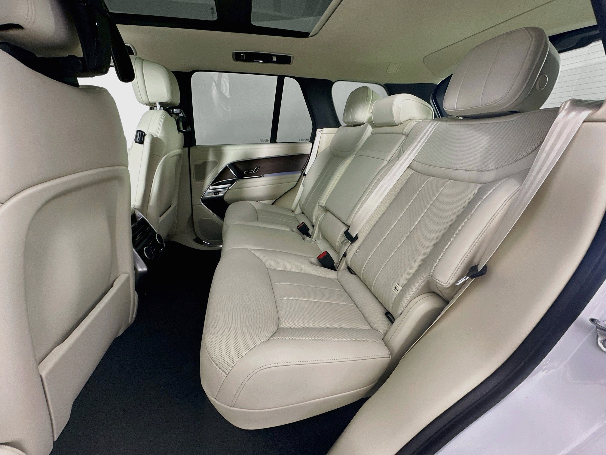 New 2027 Land Rover Range Rover SE AWD/4WD image 22