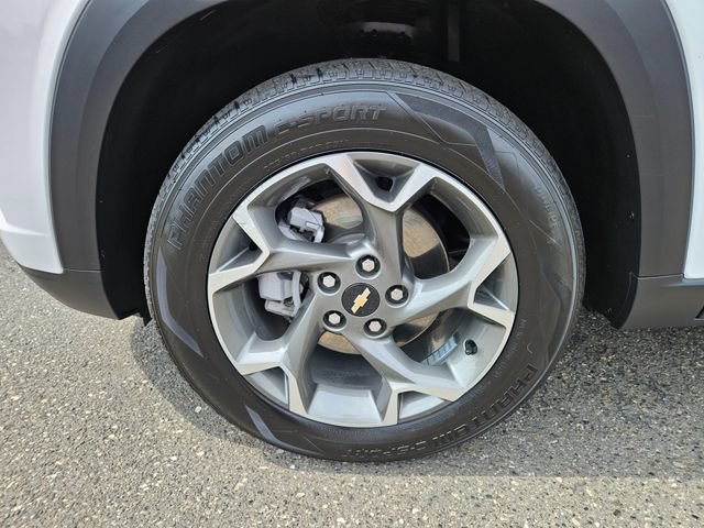Used 2025 Chevrolet Trax LT FWD image 10
