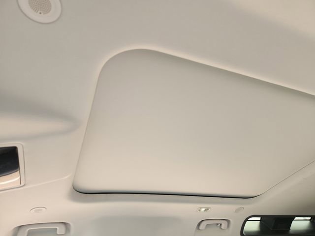 Used 2026 Land Rover Defender 110 S image 25