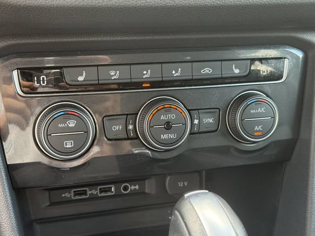 Used 2020 Volkswagen Tiguan SE FWD image 32