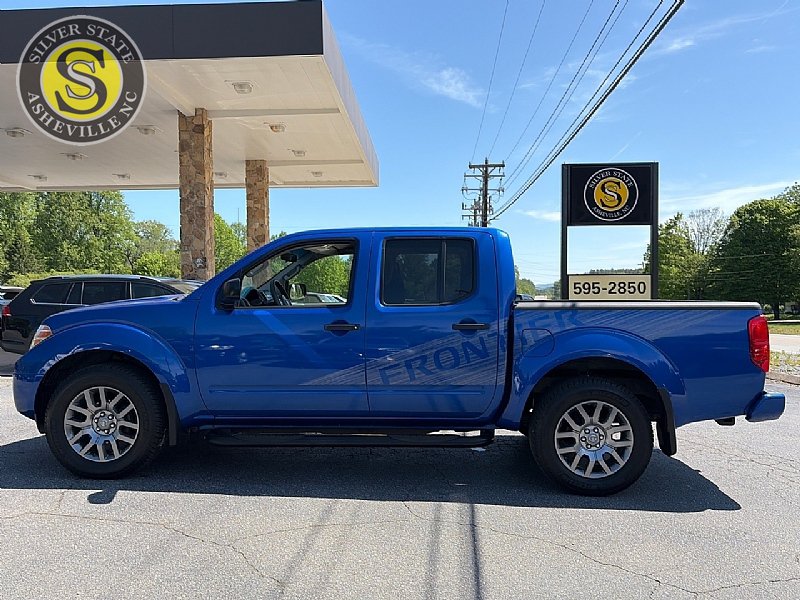 Used 2012 Nissan Frontier SV w/ Sport Appearance Pkg AWD/4WD image 3