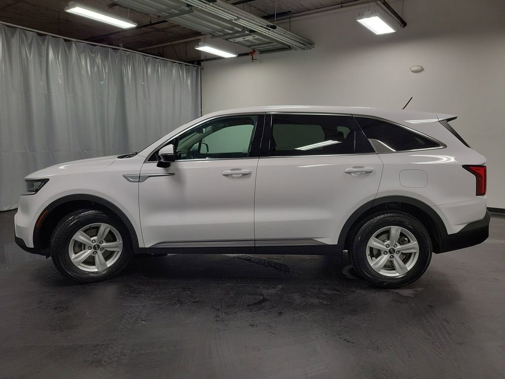 Used 2021 Kia Sorento LX image 5