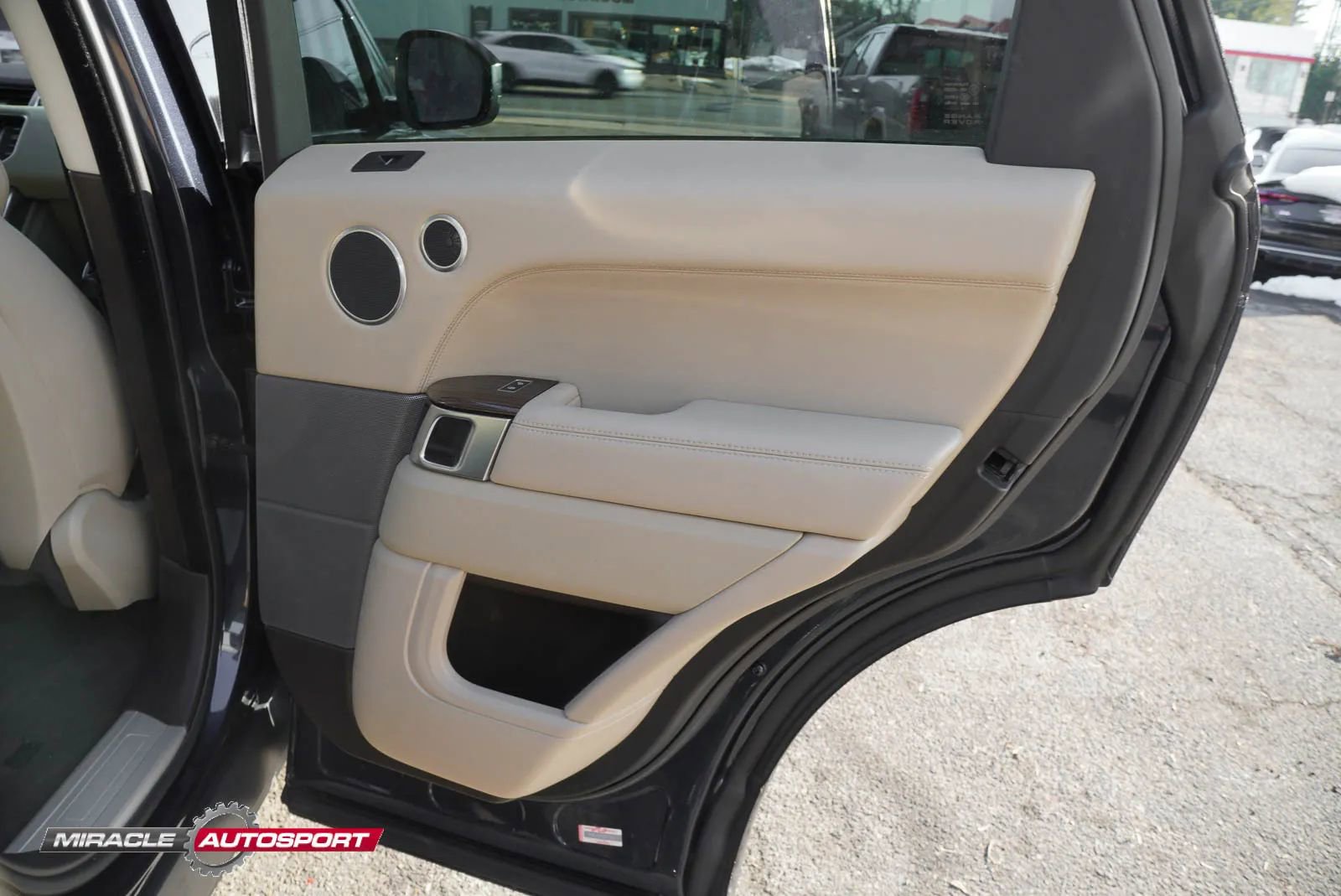 Used 2014 Land Rover Range Rover Sport image 37