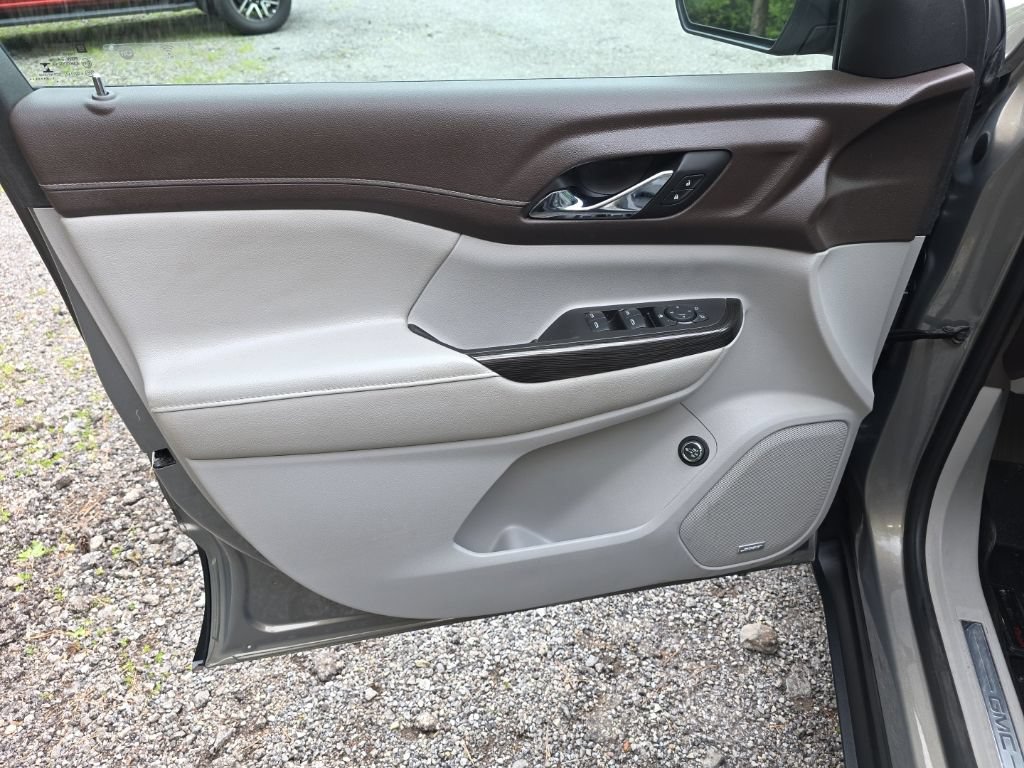 Used 2019 GMC Acadia SLT AWD/4WD image 13