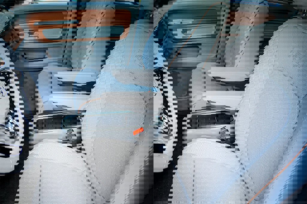 New 2025 Volkswagen ID. Buzz Pro S Plus image 10