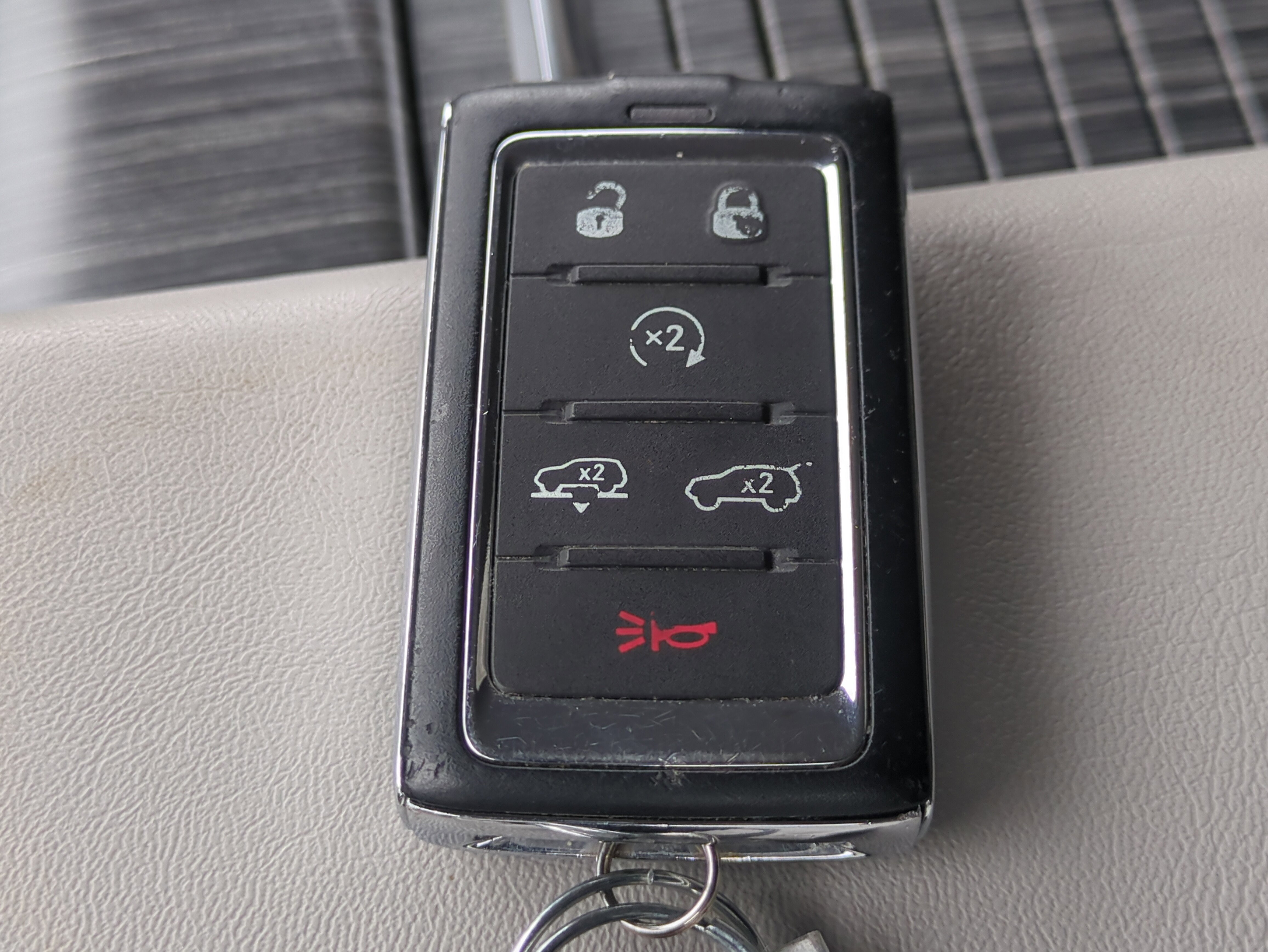 Certified 2024 Jeep Wagoneer L Series III w/ Flexible Seating Group image 31