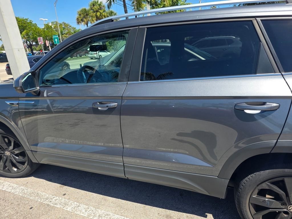 Certified 2022 Volkswagen Taos SE FWD image 6