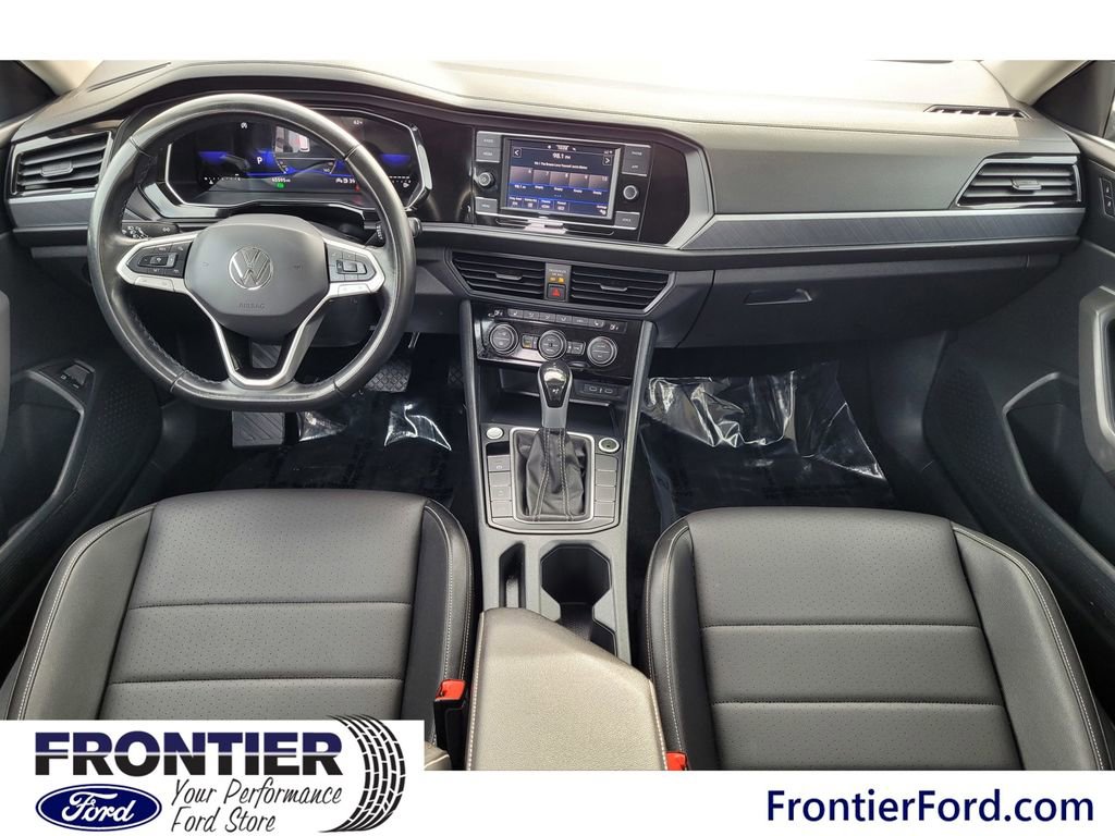 Used 2023 Volkswagen Jetta SE image 8