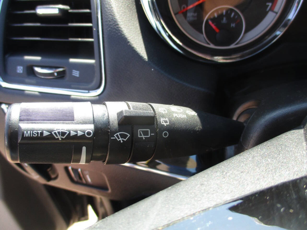 Used 2018 Dodge Grand Caravan SXT image 21