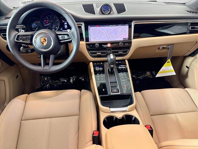 Certified 2026 Porsche Macan AWD/4WD image 21