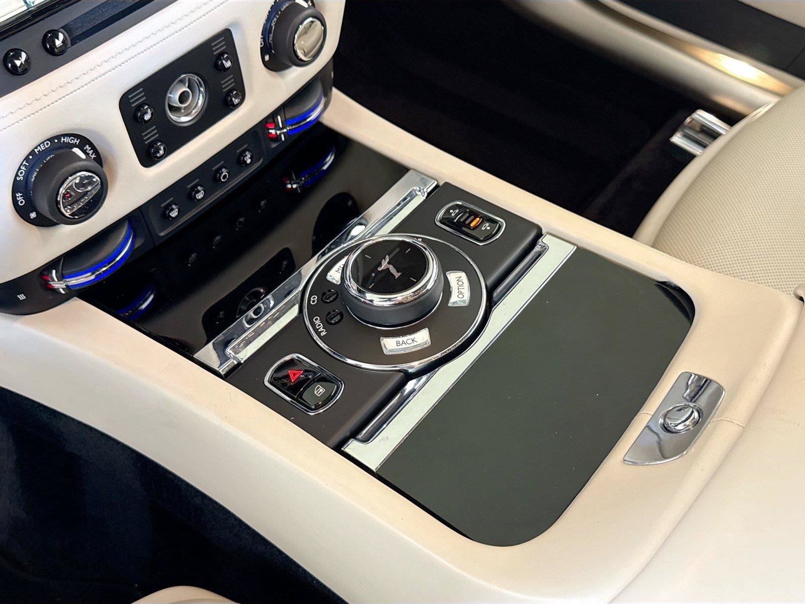 Used 2016 Rolls-Royce Wraith RWD image 22