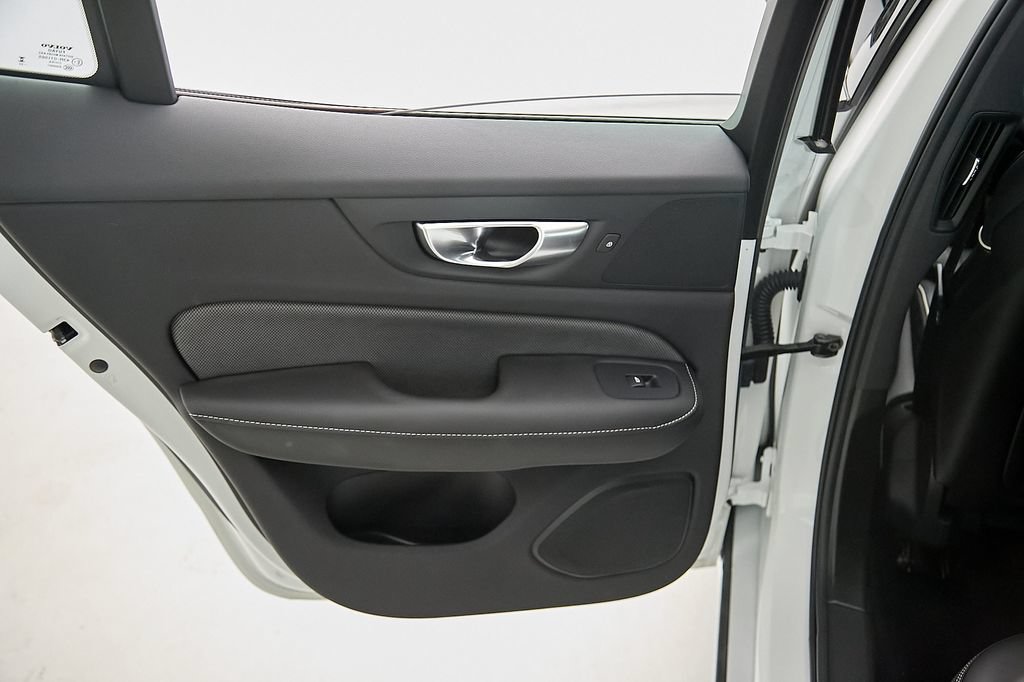 Certified 2025 Volvo S60 B5 Ultra AWD/4WD image 21