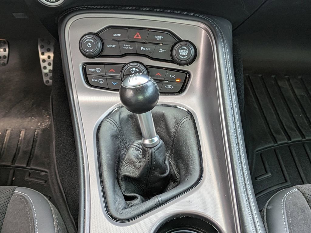 Used 2023 Dodge Challenger R/T w/ Plus Package image 18