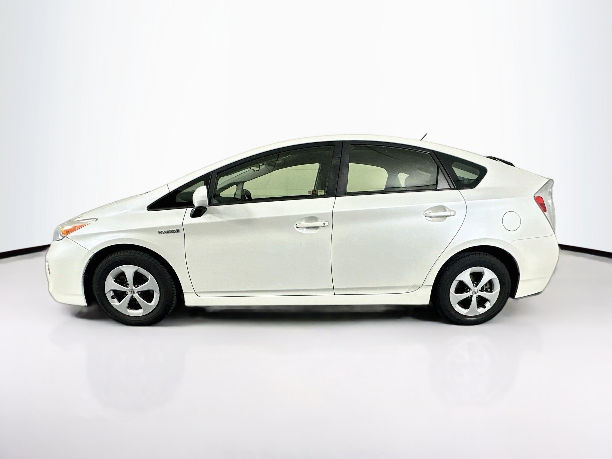 Used 2015 Toyota Prius Two FWD image 4