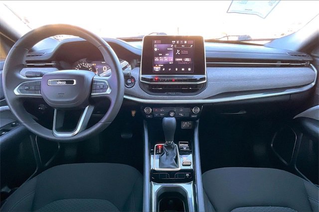 Certified 2025 Jeep Compass Sport image 15